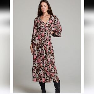 Saltwater LUXE Floral Long Sleeve Dress in Pink and Black Size M